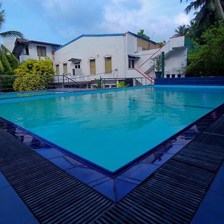 Hotel Aradhana Ґалле Екстер'єр фото