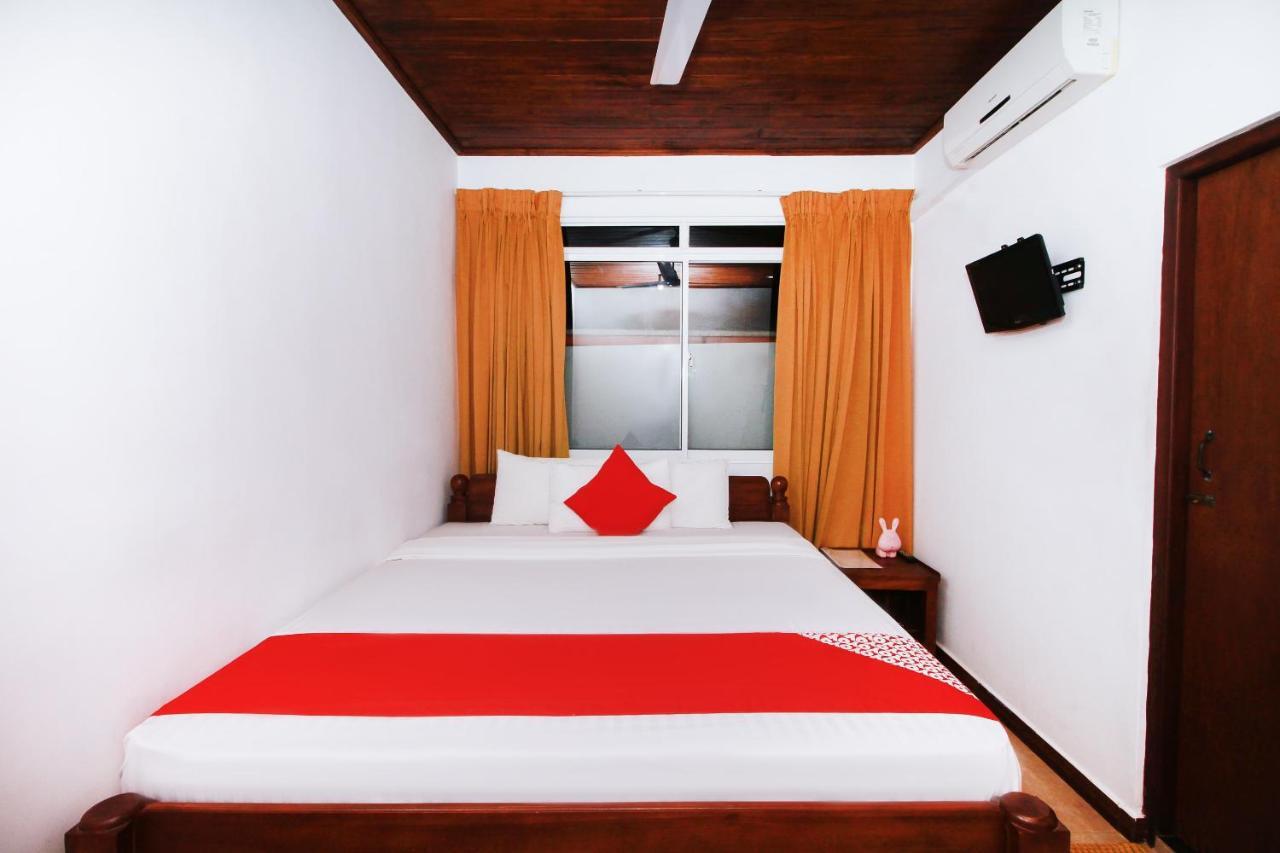 Hotel Aradhana Ґалле Екстер'єр фото