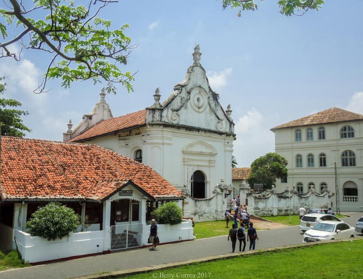 Hotel Aradhana Ґалле Екстер'єр фото
